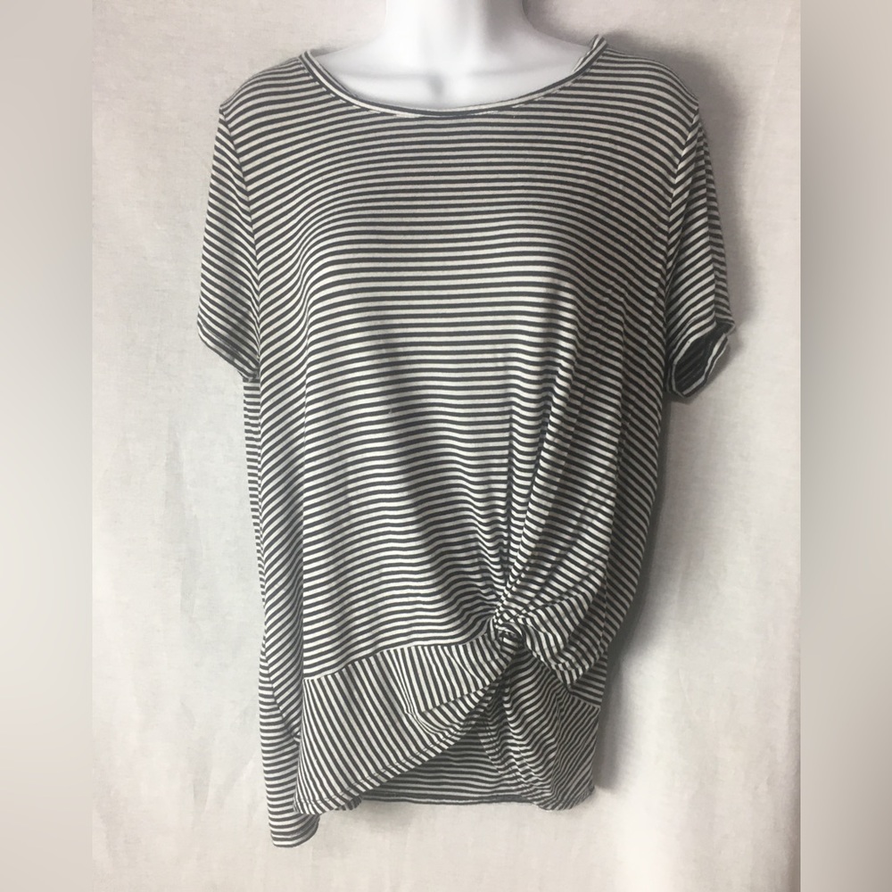 Harlow & Rose black and white striped shirt sleeve shirt